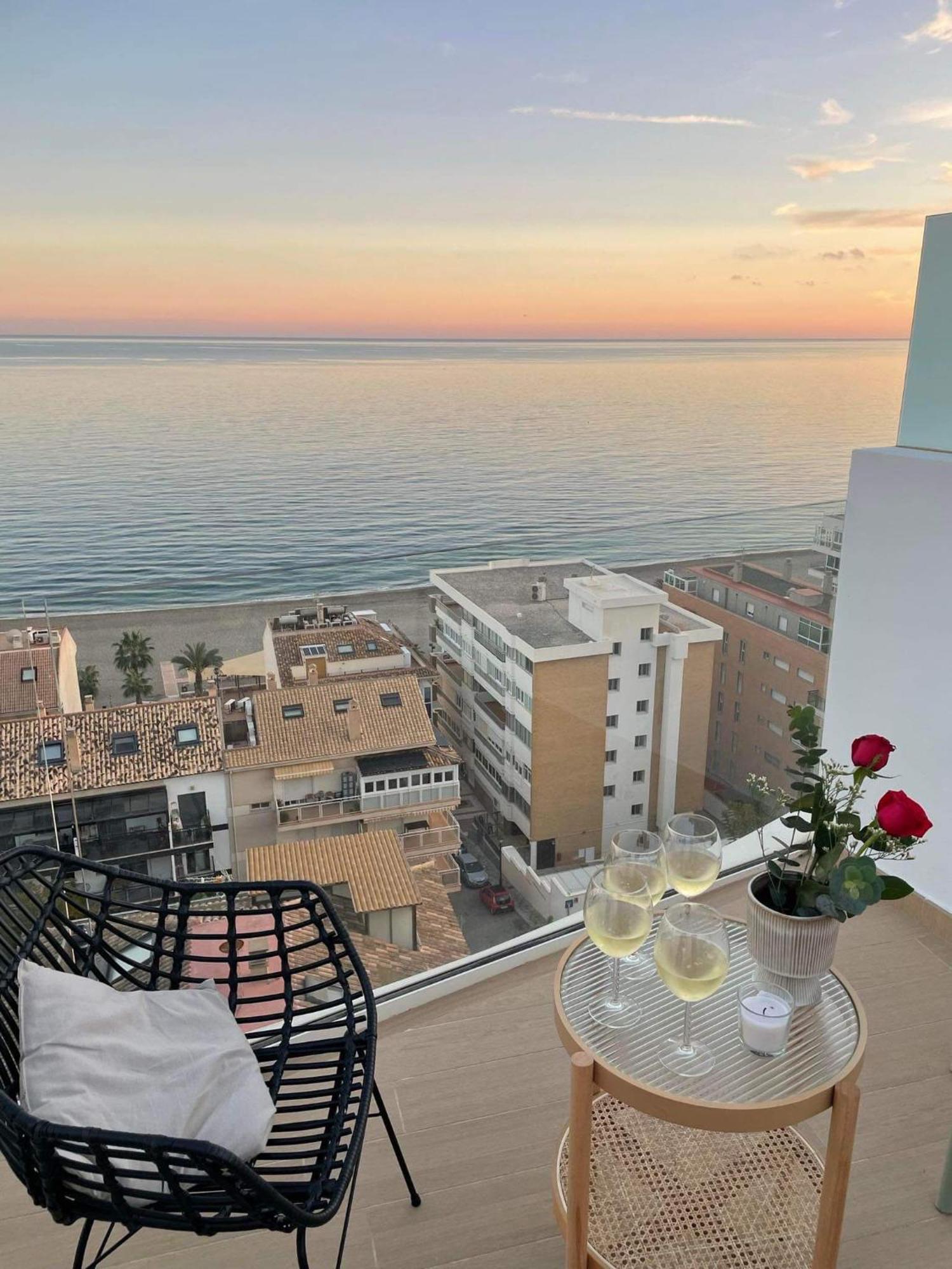 Апартаменти Panoramic Seaview Penthouse The Wave Фуенхірола Екстер'єр фото